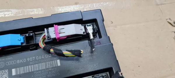 Audi OE 8K0907064DQ Comfortmodule - Gebruikt image 3