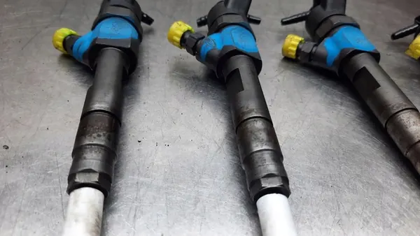 Conjunto de Inyectores Renault Volvo 1.9 DCI 8200296279 image 3