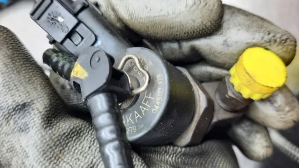 Conjunto de Inyectores Renault Volvo 1.9 DCI 8200296279 image 7