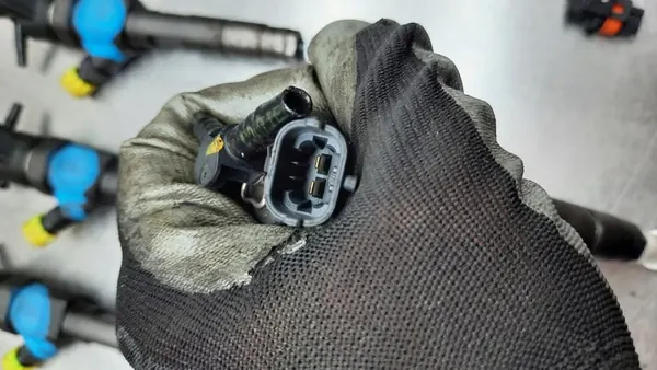 Conjunto de Inyectores Renault Volvo 1.9 DCI 8200296279 image 8