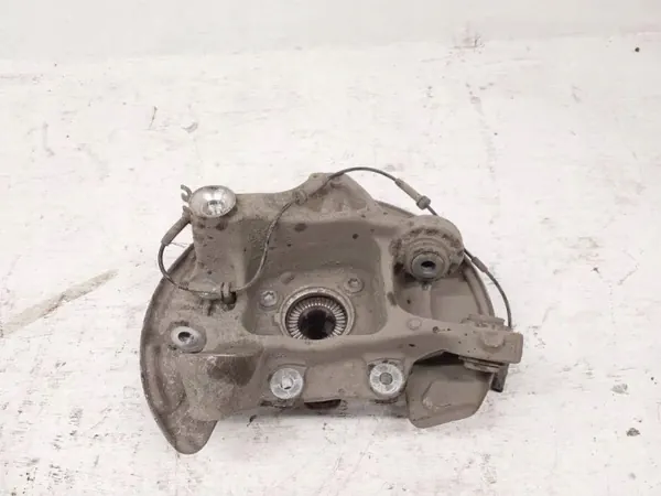 BMW OE Bakre höger hjulnav 6866338 - Begagnad image 3