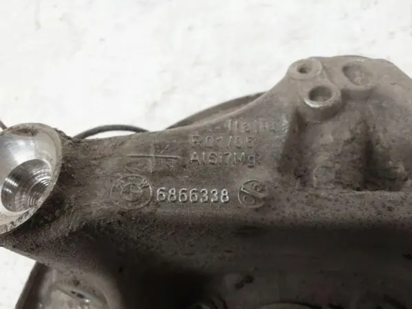 BMW OE Bakre höger hjulnav 6866338 - Begagnad image 4