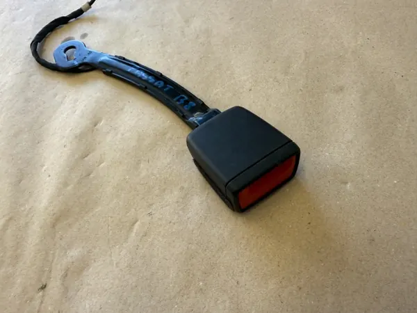 Fivela cinto condutor esquerda dianteira VW Passat B8 3G0857755F image 3