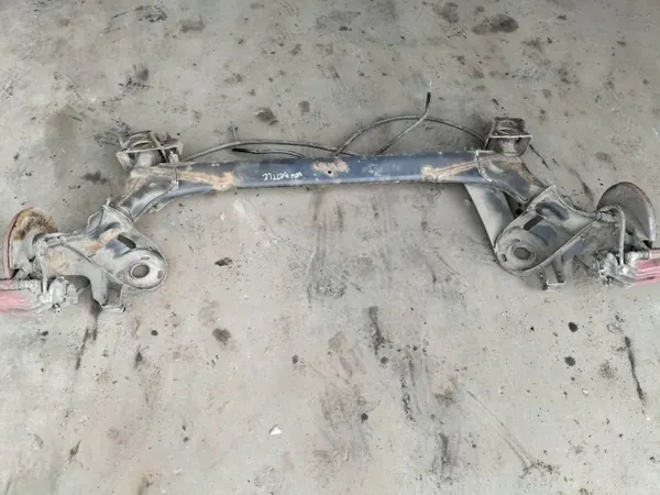 Viga de eje trasero con discos ABS OEM para VW New Beetle image 5