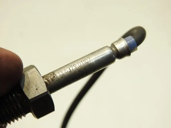 Sensor de temperatura de escape Chrysler 300C 3.0 CRD V6 OEM image 6