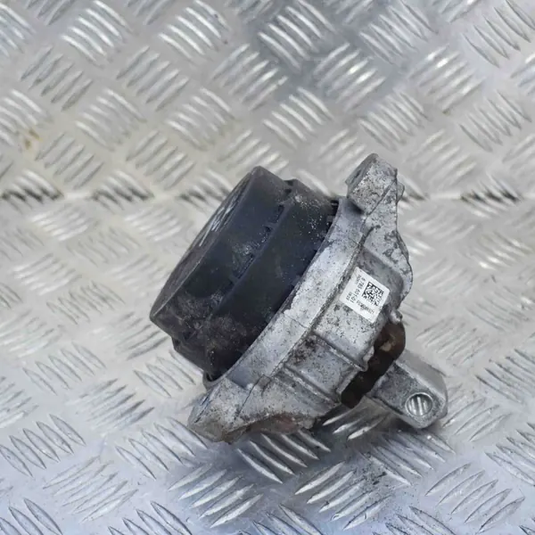 Soporte de motor izquierdo BMW 5 (F10) 2.0L Diesel 2016 OEM 6785601 image 4