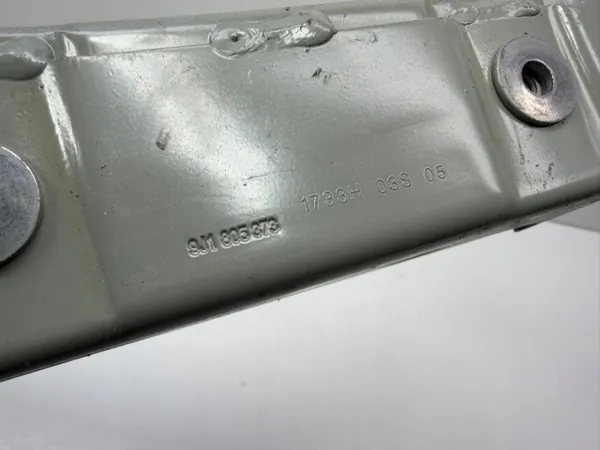 Support de garde-boue Porsche Taycan OEM 9J1805373 Gauche Avant image 5