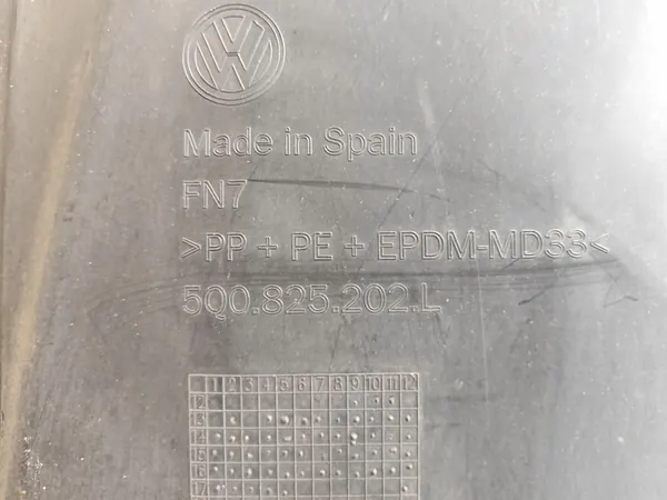 Underkörningsskydd VW Golf 7 VII Lift 5Q0825202L image 3