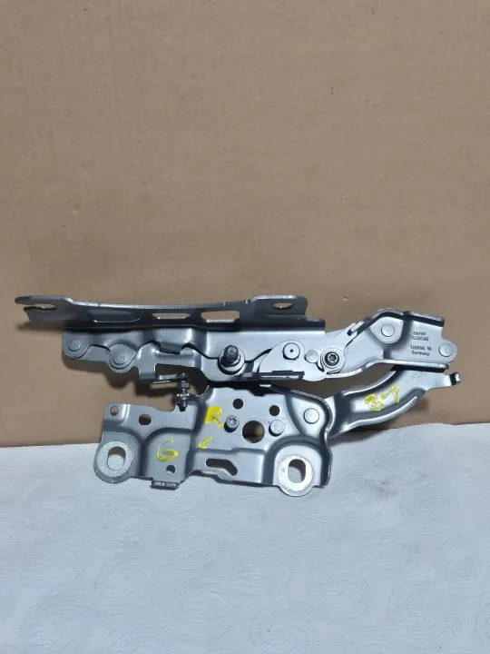 Charnière de Capot Droit BMW OEM 7450590 - Utilisée image 2