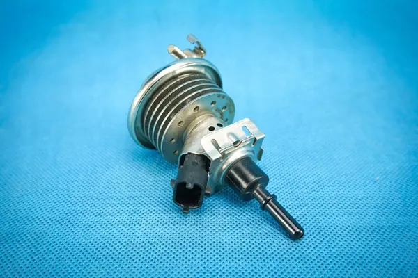 Injecteur AdBlue Audi A6 A7 A8 Q5 4H0131113A image 3