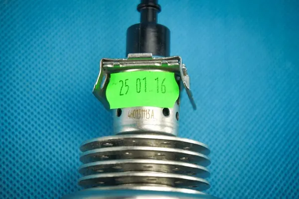 Injecteur AdBlue Audi A6 A7 A8 Q5 4H0131113A image 5