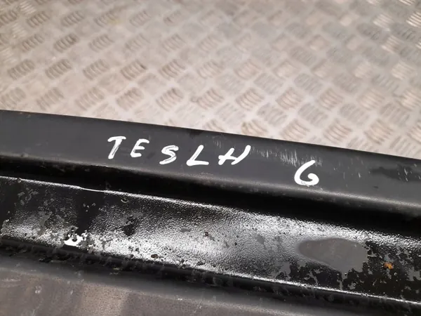 Tesla Model S Taka-akselipalkki OEM ATV57830 - Käytetty image 5
