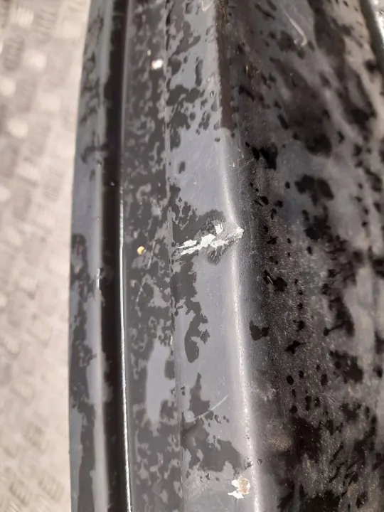 Tesla Model S Taka-akselipalkki OEM ATV57830 - Käytetty image 6