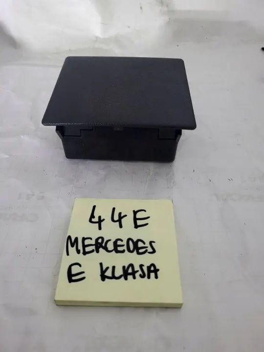 Mercedes E-klass W203 bakre askfat OEM ukonesera image 4