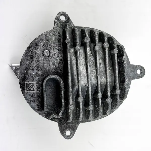 Módulo de iluminação LED direito – OEM: 63117381450 image 3