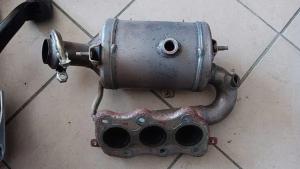 Catalisador Renault Twingo III 1.0 SCe OEM 208025987R image 2