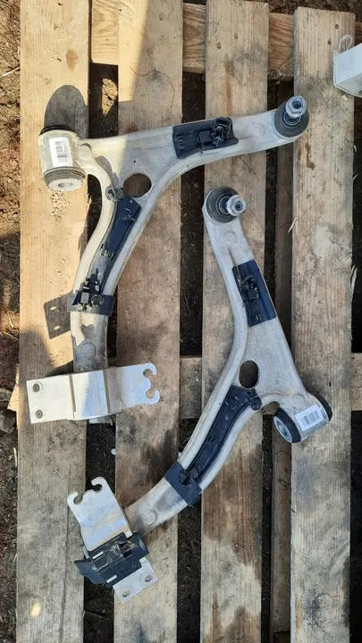 Bracci di Sospensione MERCEDES GLA X156 A1563300200 A1563300100 image 4