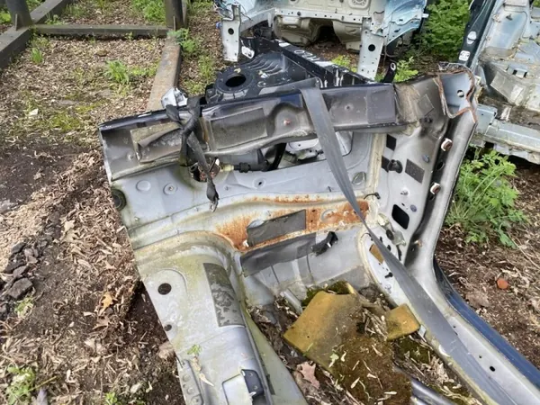 Aile avant droite OEM 253228 Maserati Levante image 3