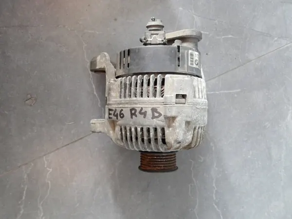 BMW E46 Alternator 1435938 Valeo image 2