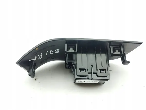 Mazda CX-30 2023 Linker Voorraam Knoppen OEM BDGF66370 image 3