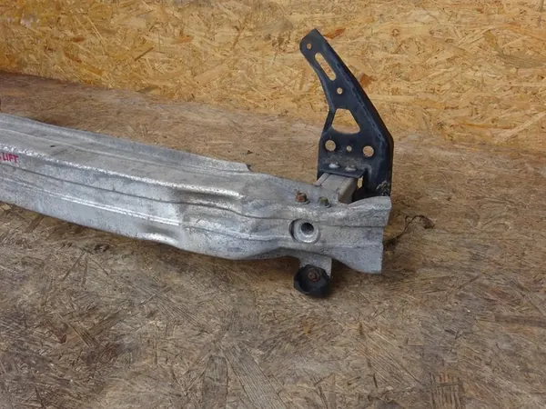 AUDI A6 C6 Etupuskuri 2009-2011 OEM 4F0807111E image 3