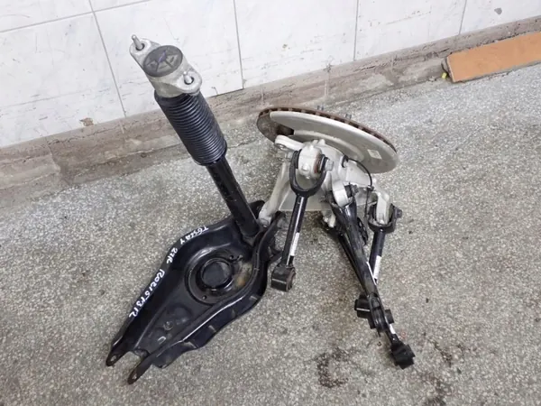Takapyöränkannatin Vasen OEM 1188412-00-F Tesla Y image 3