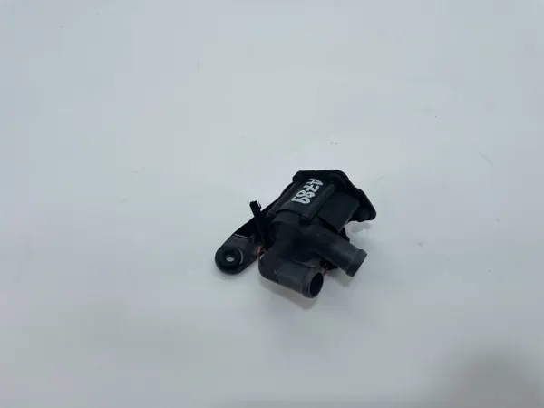 Bomba de água auxiliar BMW OEM 9119164 - Usada image 3