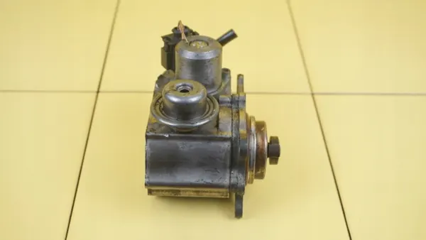 Pompe à carburant OEM 5FX V758887980 pour 1.6 THP image 3