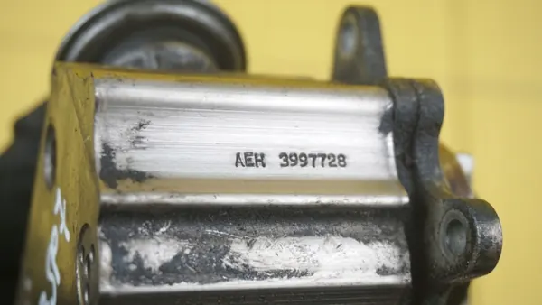 Pompe à carburant OEM 5FX V758887980 pour 1.6 THP image 6