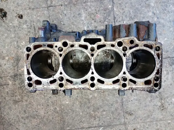 Motorblock OEM 03G021AC för VW Caddy III 1.9 TDI image 2
