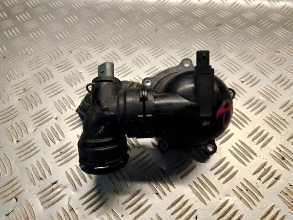 Boîtier thermostat Audi RS6 C7 OEM 079121115 image 2