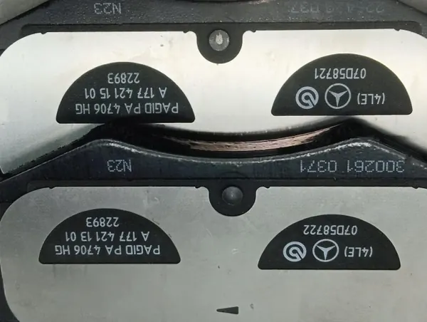 Pastilhas Travão Dianteiras Mercedes A1774211301 - OEM Usadas image 4