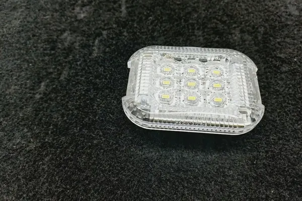 Interieurverlichting FORD TRANSIT 2.0L diesel 2018 image 3