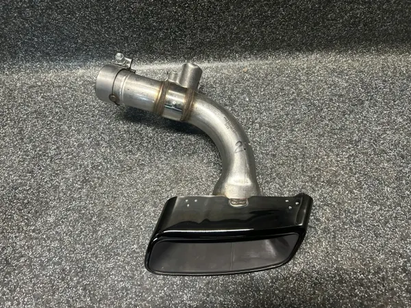 Bout d'échappement droit OEM 4M8.253.681.AT pour Audi Q8 image 2
