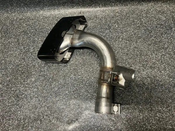 Bout d'échappement droit OEM 4M8.253.681.AT pour Audi Q8 image 4