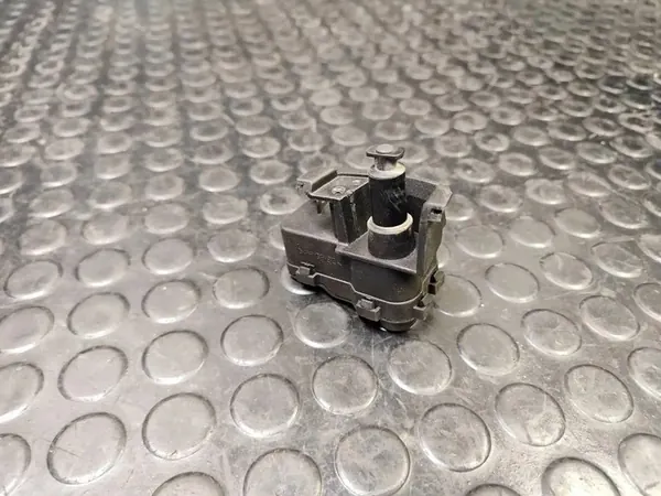 Motor da tampa de combustível VW TOUAREG 7P0810773 4.2L Diesel 2011 image 3