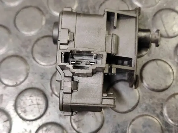 Motor da tampa de combustível VW TOUAREG 7P0810773 4.2L Diesel 2011 image 4