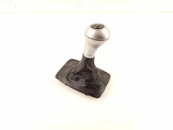 Pomo de cambios Mercedes OEM A2042672310 - Usado image 3