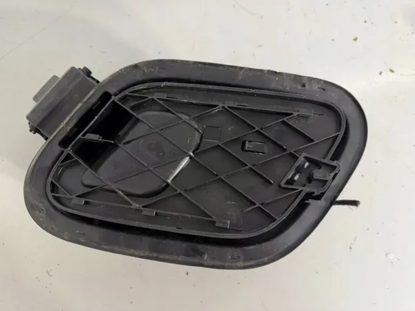 Kia Sportage V polttoainelippa OEM 81595-R2000 image 10