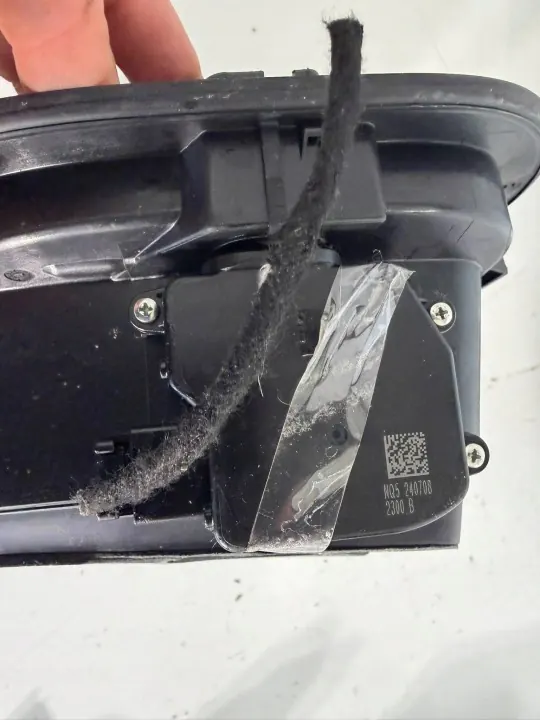 Kia Sportage V polttoainelippa OEM 81595-R2000 image 5
