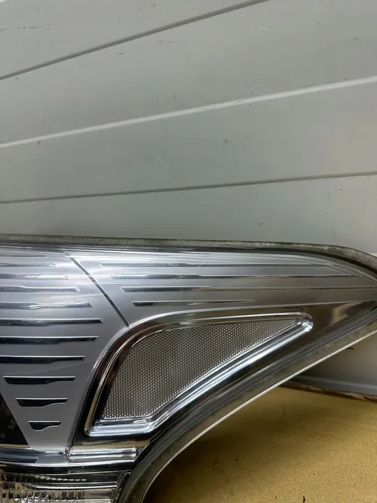 Luz trasera Mitsubishi Outlander III 8330A788 image 4