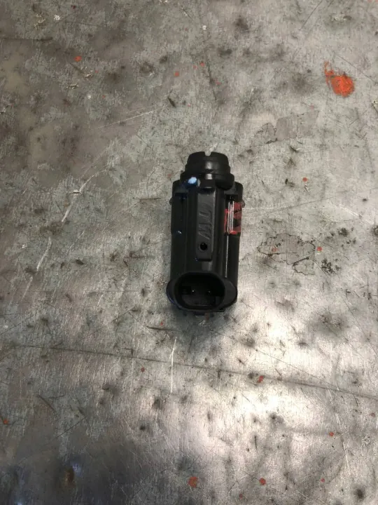 Mercedes bagageluckssensor OEM A0008206205 - Begagnad image 3