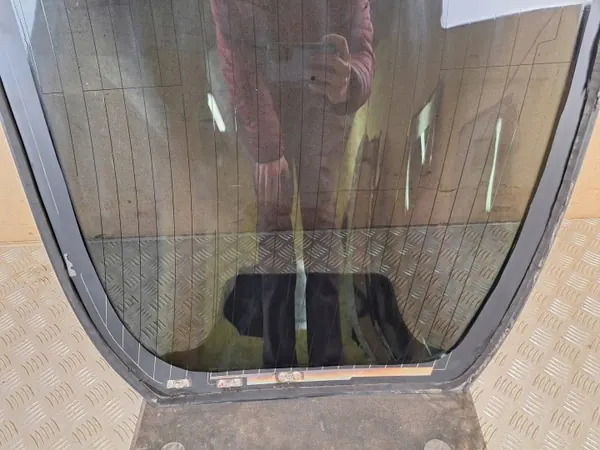 Gebrauchte Kia OE Heckscheibe DLK34497 für Optima image 4