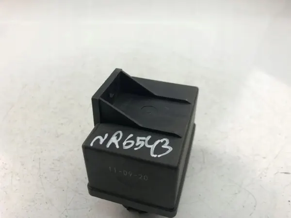 Relais OEM 9665940680 pour Citroën C6 (TD_) 2010 image 4