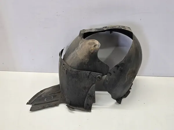 AUDI A3 8P Front Right Wheel Arch 8P0821172C image 2