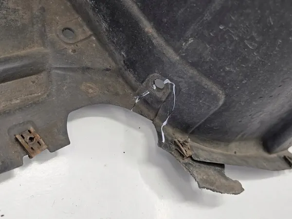 AUDI A3 8P Front Right Wheel Arch 8P0821172C image 3