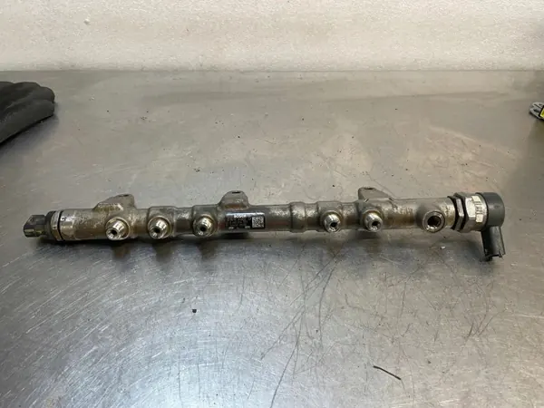 Ruiskutusraide OEM 31400-2F600 Kia Sportage IV 2.0 CRDI image 4