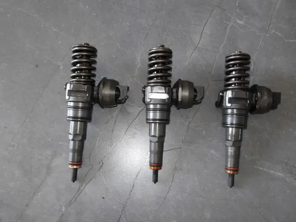OEM 045130073T Insprutare för Audi A4 B5, VW Polo 9N image 2