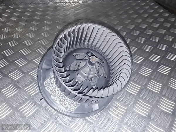 VW Lämmityspuhallin OEM PQ35987694C - Käytetty image 2