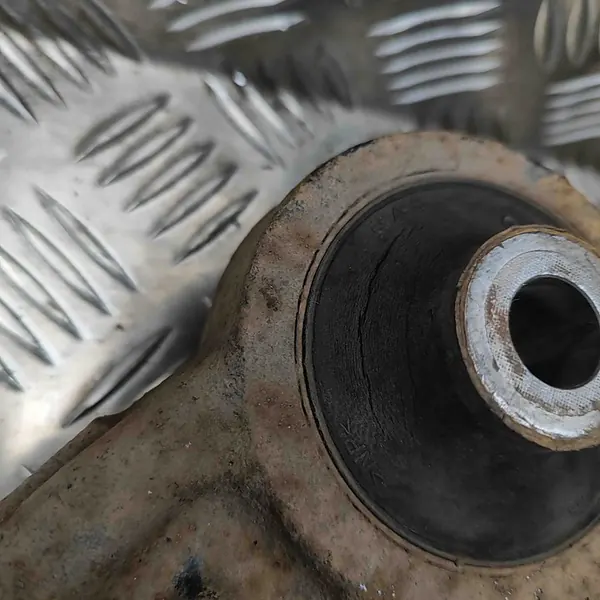 Opel Movano B 2019 Braccio Inferiore Anteriore Sinistro image 7